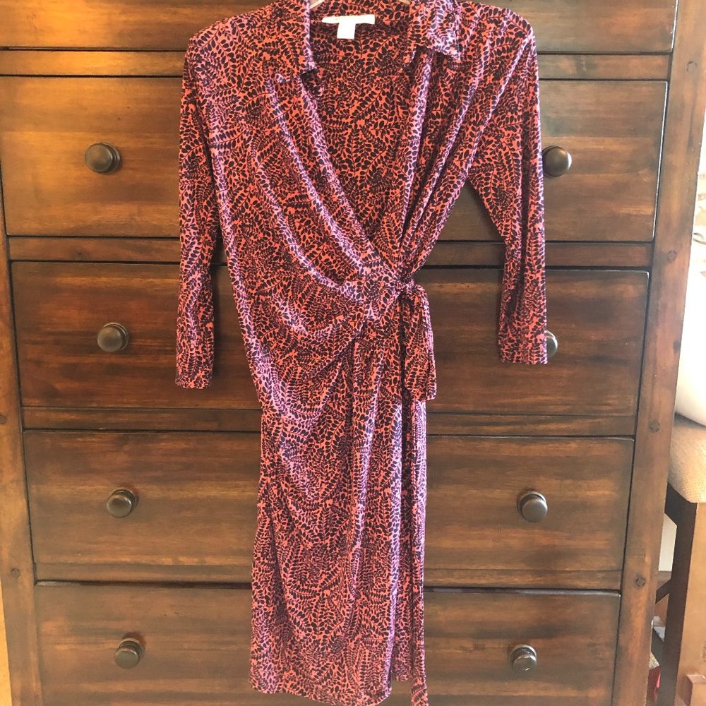 Motherhood Maternity Wrap Dress Small Coral Navy Blue NWOT